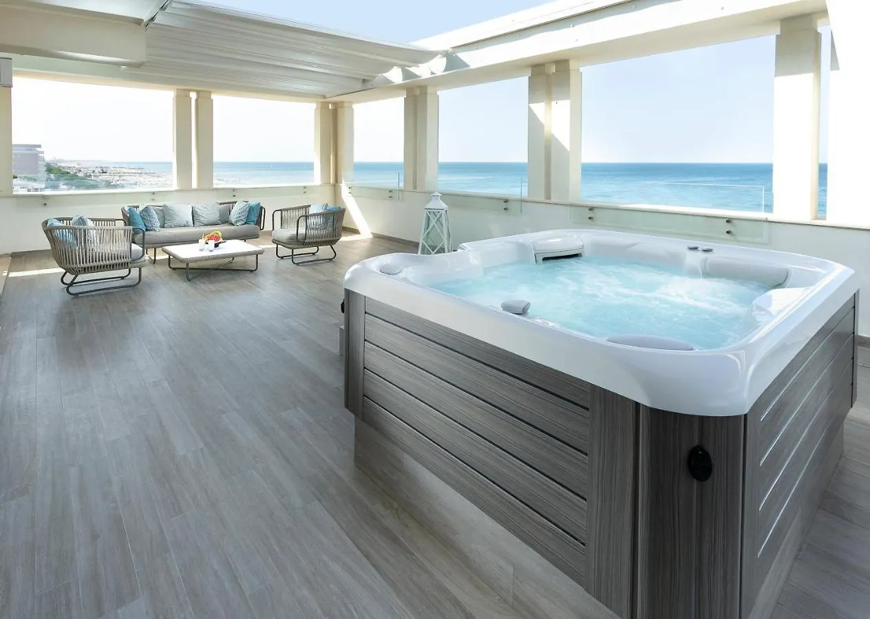 Hotel Ambasciatori Riccione 4*,  Italie